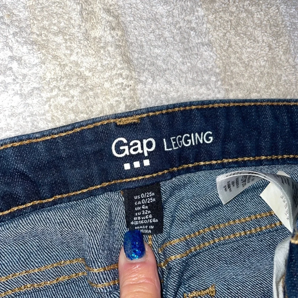 Gap ladies size 0/25 leggings with piping - Picture 3 of 7